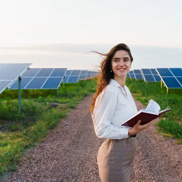 mulher-propriedade-solar